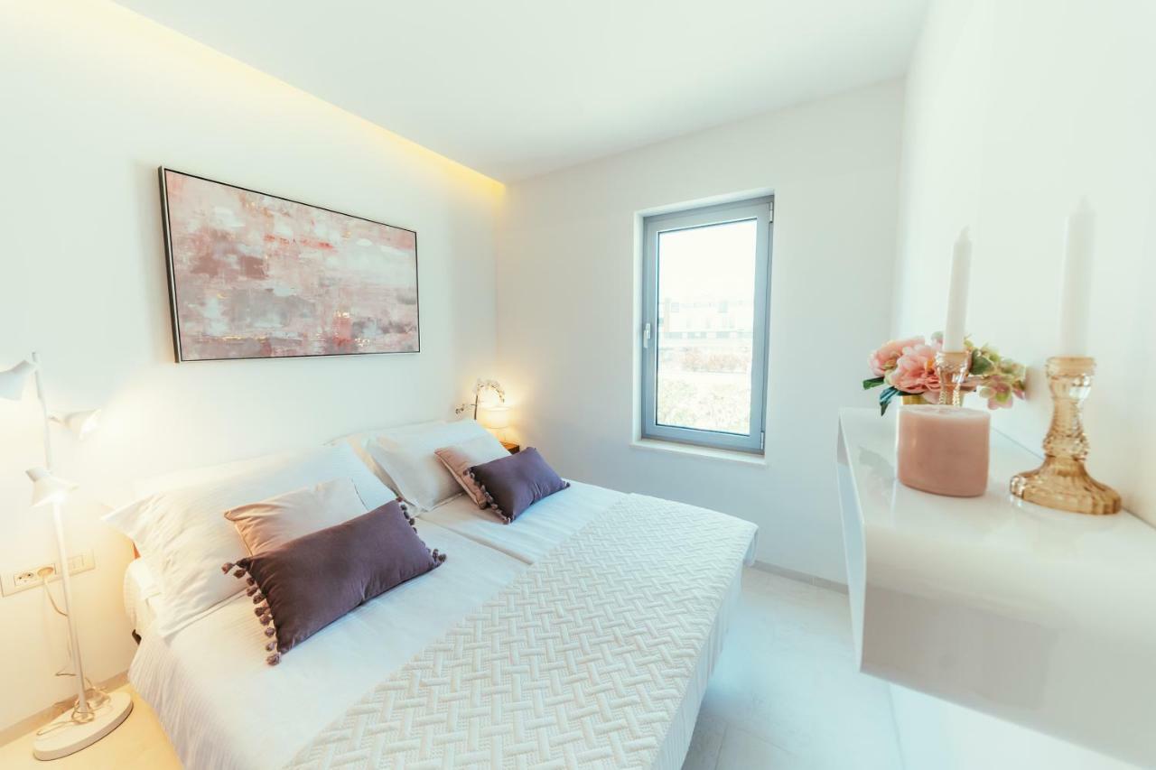 Unique Luxury Designers Apartment Right Next To The Beach Sukošan Eksteriør bilde
