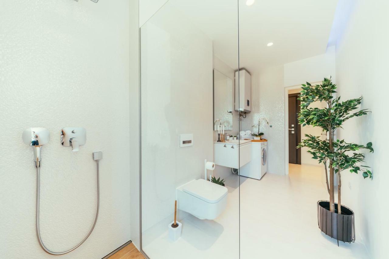 Unique Luxury Designers Apartment Right Next To The Beach Sukošan Eksteriør bilde