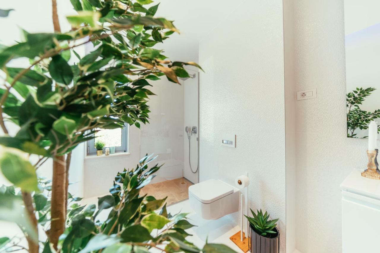 Unique Luxury Designers Apartment Right Next To The Beach Sukošan Eksteriør bilde